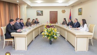 ՀՀ քննչական կոմիտեի նախագահ Արթուր Պողոսյանը հանդիպել է ՀՀ-ում ԱՄՆ արտակարգ և լիազոր դեսպանին